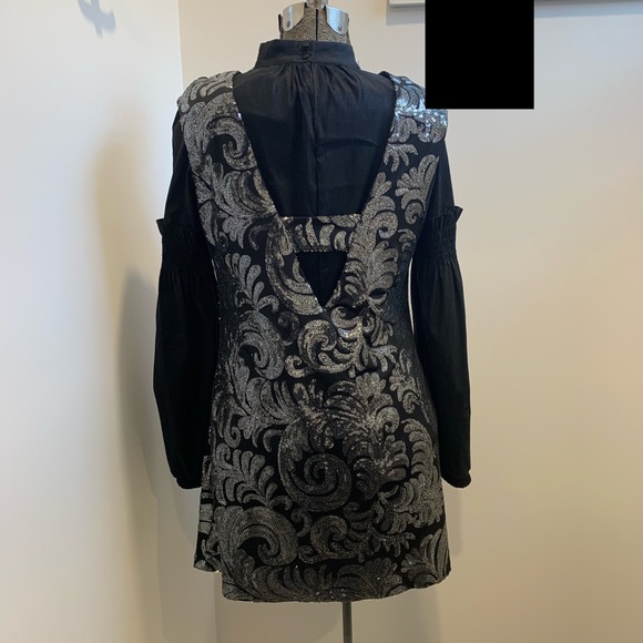 LeChateau sleeveless sequin holiday dress/tunic. - Picture 2 of 10